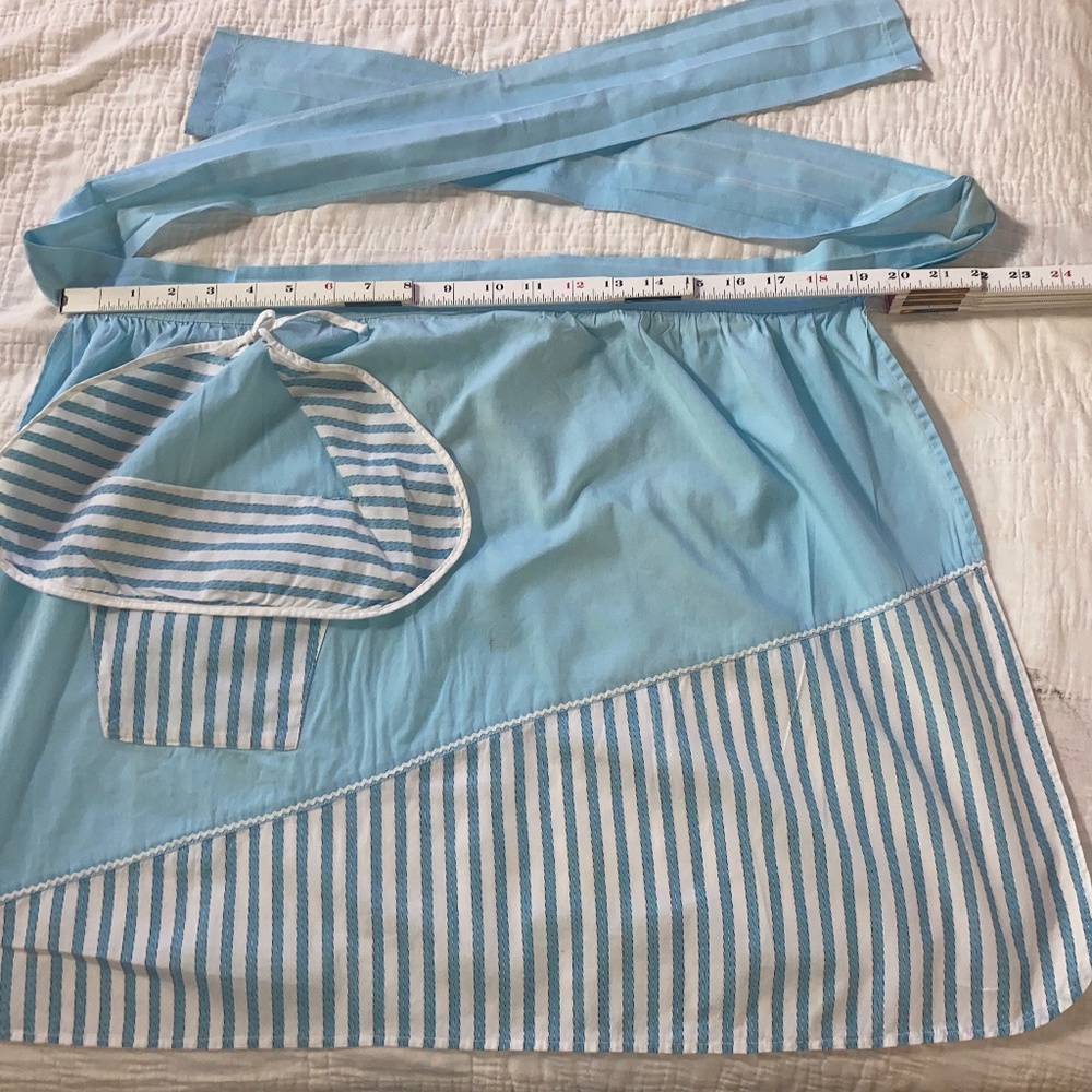 Adorable Blue Apron with Cute Pocket